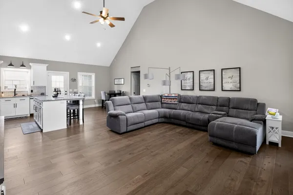 $394,900 | 1885 Oak Grove Road, Red Boiling Springs, TN 37150