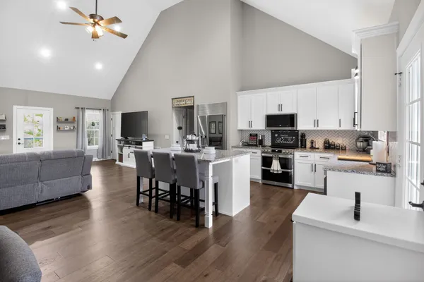 $394,900 | 1885 Oak Grove Road, Red Boiling Springs, TN 37150