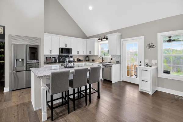 $394,900 | 1885 Oak Grove Road, Red Boiling Springs, TN 37150