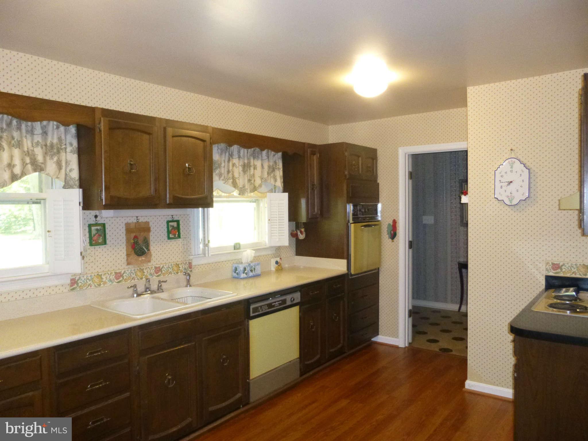 8501 Buckland Mill Road Gainesville, VA 20155 - Photo 5 of 15 Kitchen