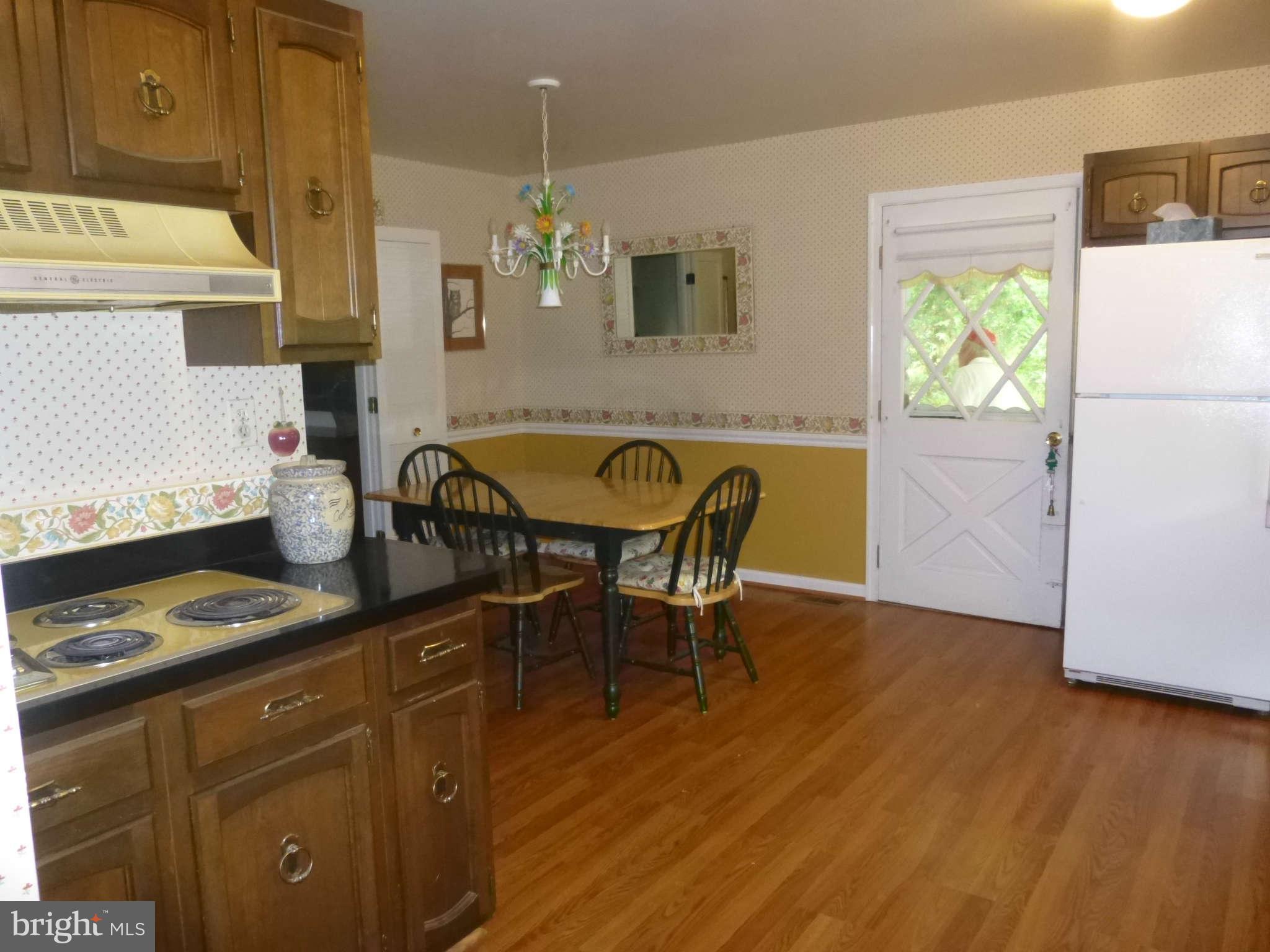 8501 Buckland Mill Road Gainesville, VA 20155 - Photo 6 of 15 Kitchen