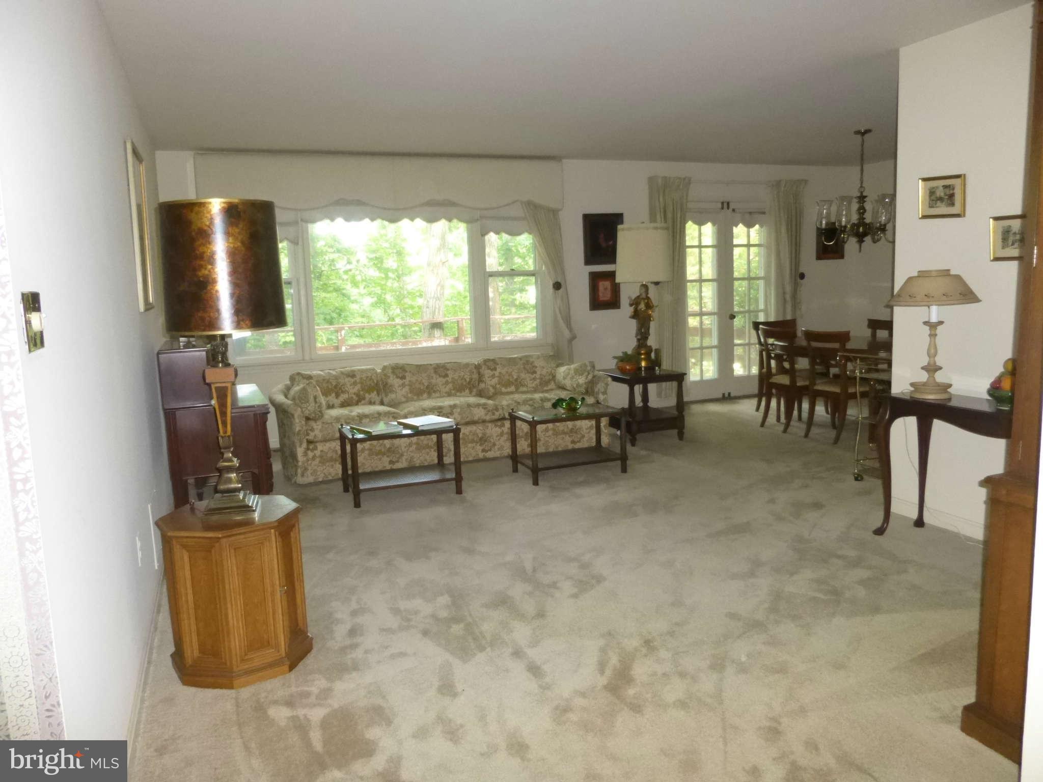 8501 Buckland Mill Road Gainesville, VA 20155 - Photo 7 of 15 Living Room