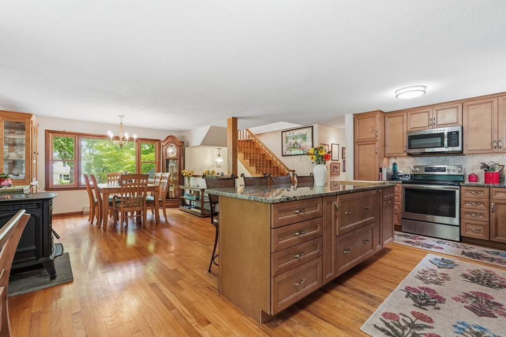 189 Pondview Drive Amherst, MA 01002 - Photo 8 of 42 Gallery Image 8