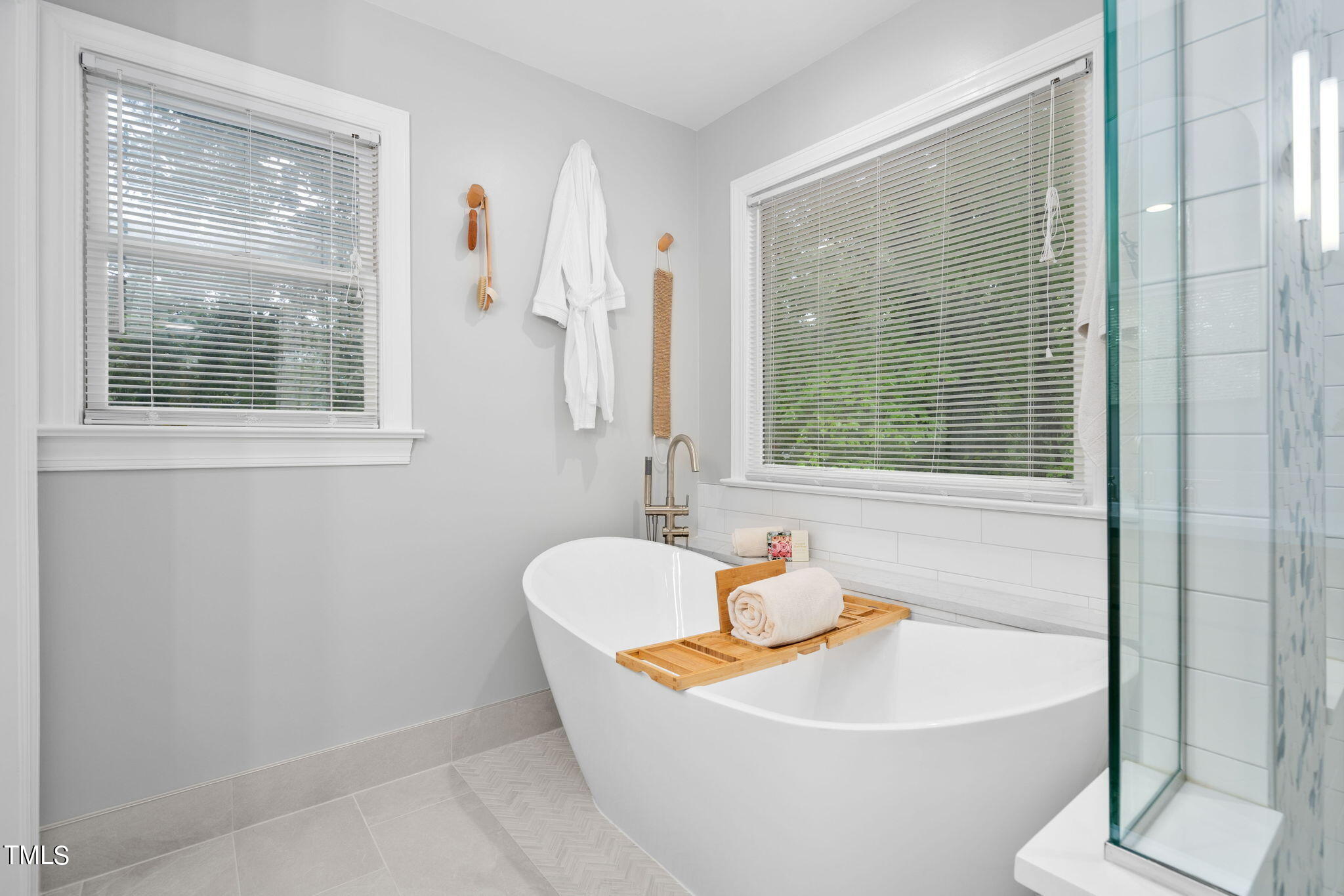 205 Glenmore Road Cary, NC 27519 - Photo 17 of 37 52-web-or-mls-205-glenmore-rd