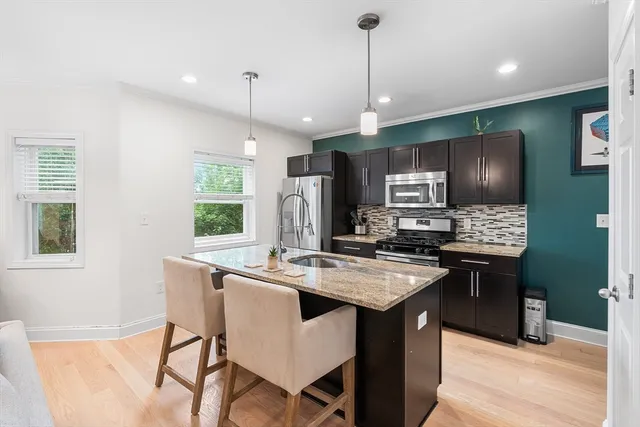 $3,200 | 9 Lisbeth Street, Unit 9, Lexington, MA 02421