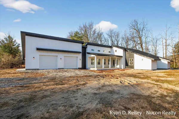 $439,900 | 8411 Peninsula Drive, Stanwood, MI 49346