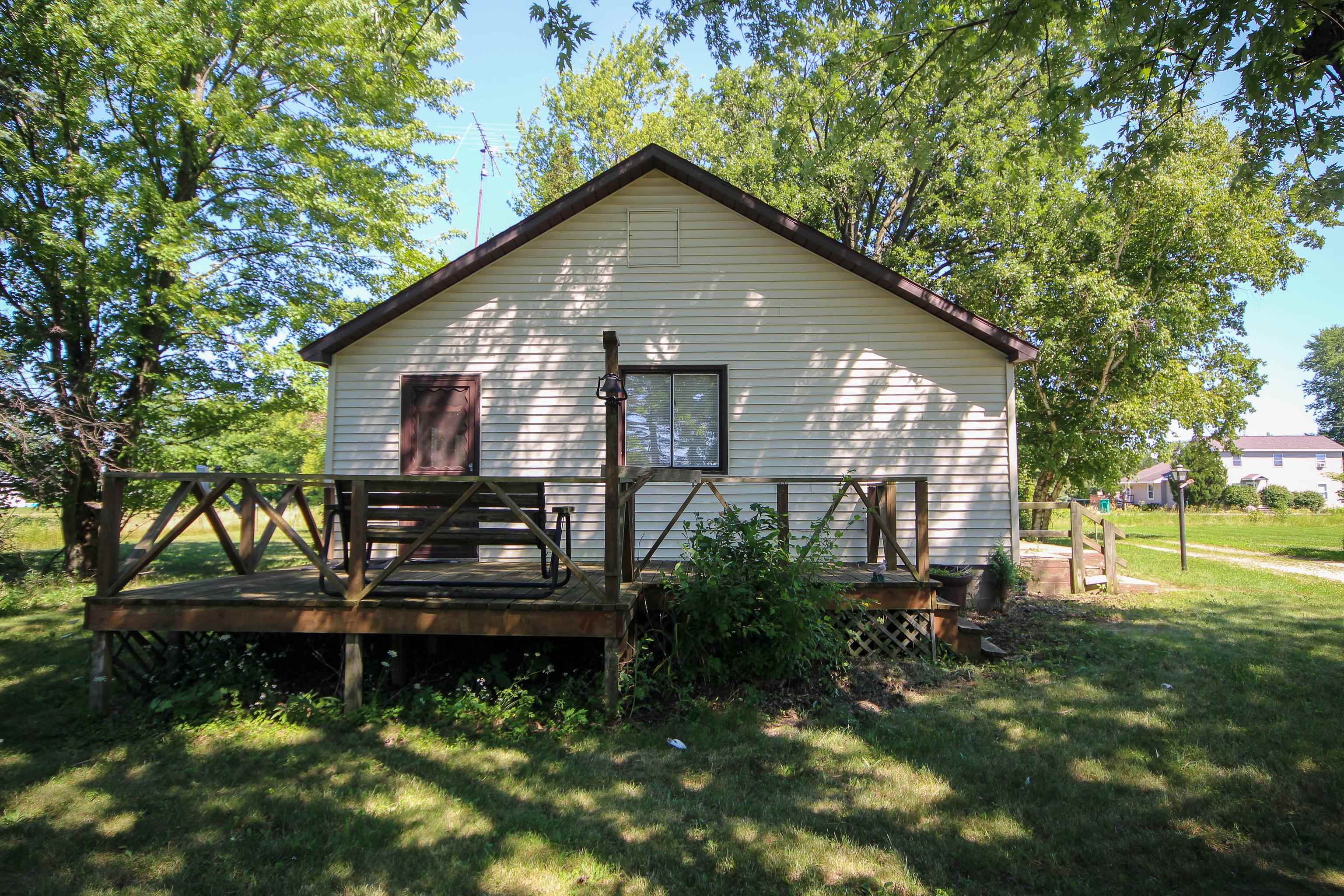 5372 East Baseline Road Mount Pleasant, MI 48858 - Photo 3 of 37 1903687-2.JPG