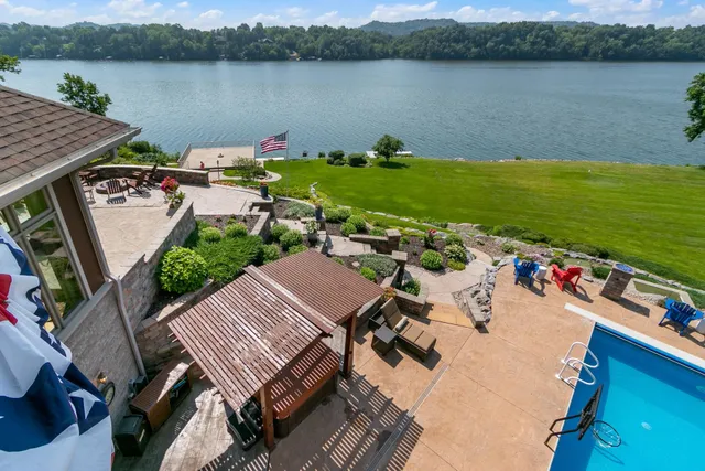 $2,899,900 | E12261 Timber Rdg Trail, Prairie du Sac, WI 53578