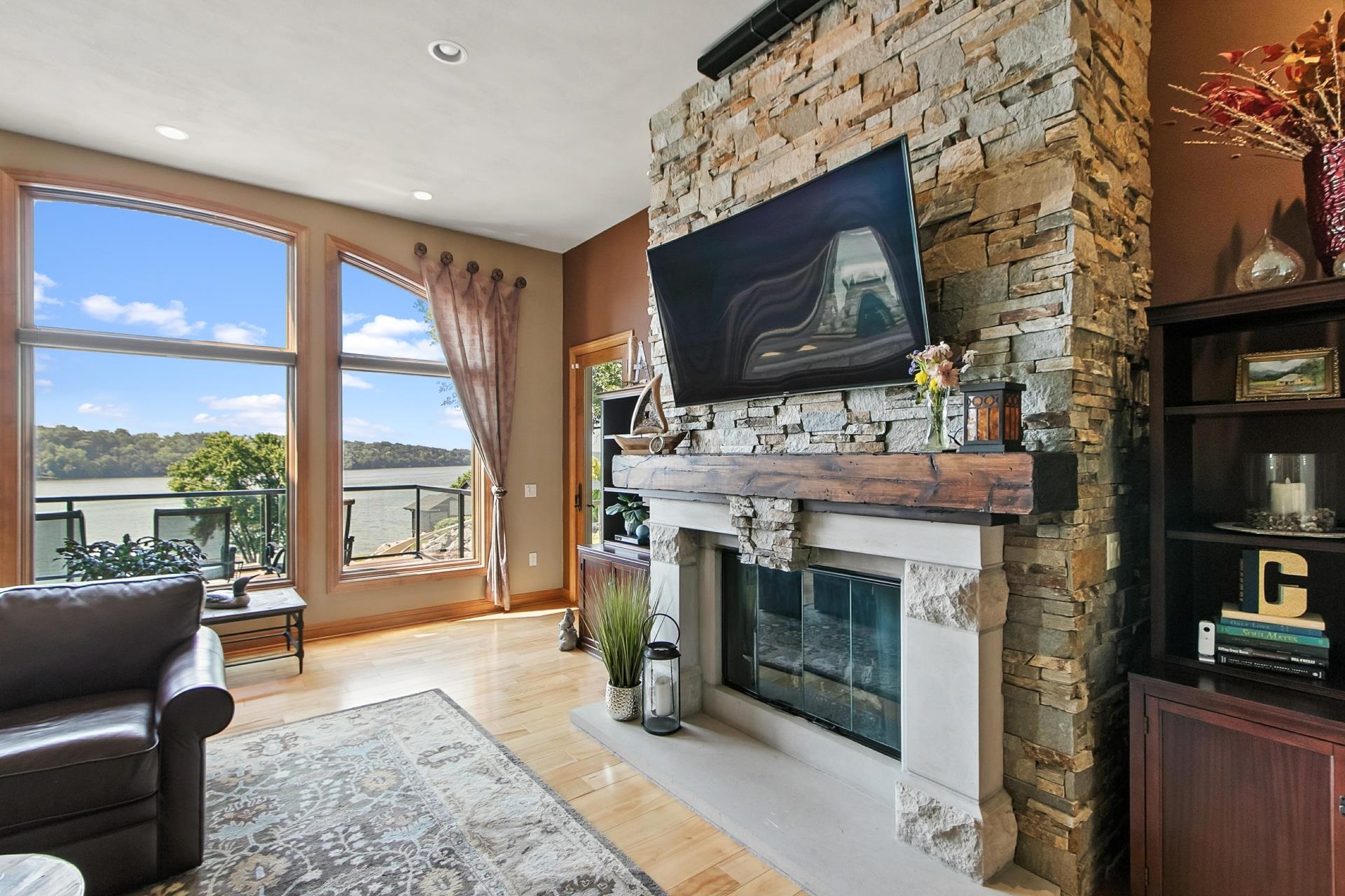 E12261 Timber Rdg Trail Prairie du Sac, WI 53578 - Photo 6 of 75