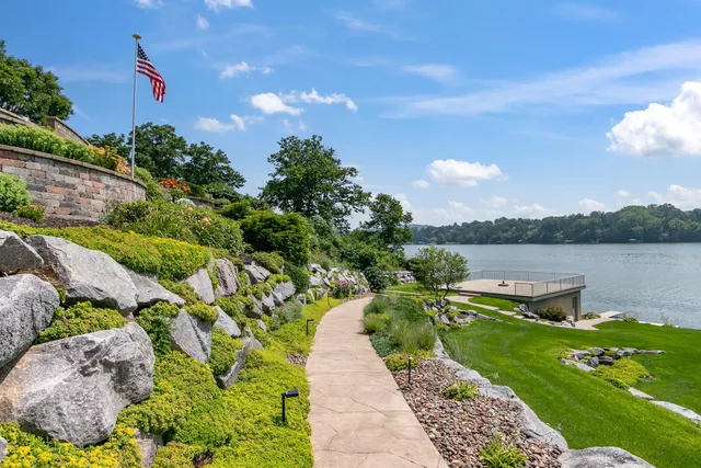 $2,899,900 | E12261 Timber Rdg Trail, Prairie du Sac, WI 53578