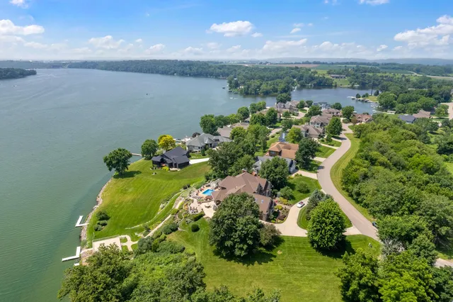 $2,899,900 | E12261 Timber Rdg Trail, Prairie du Sac, WI 53578