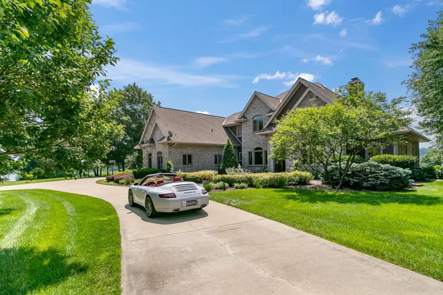 $2,899,900 | E12261 Timber Rdg Trail, Prairie du Sac, WI 53578