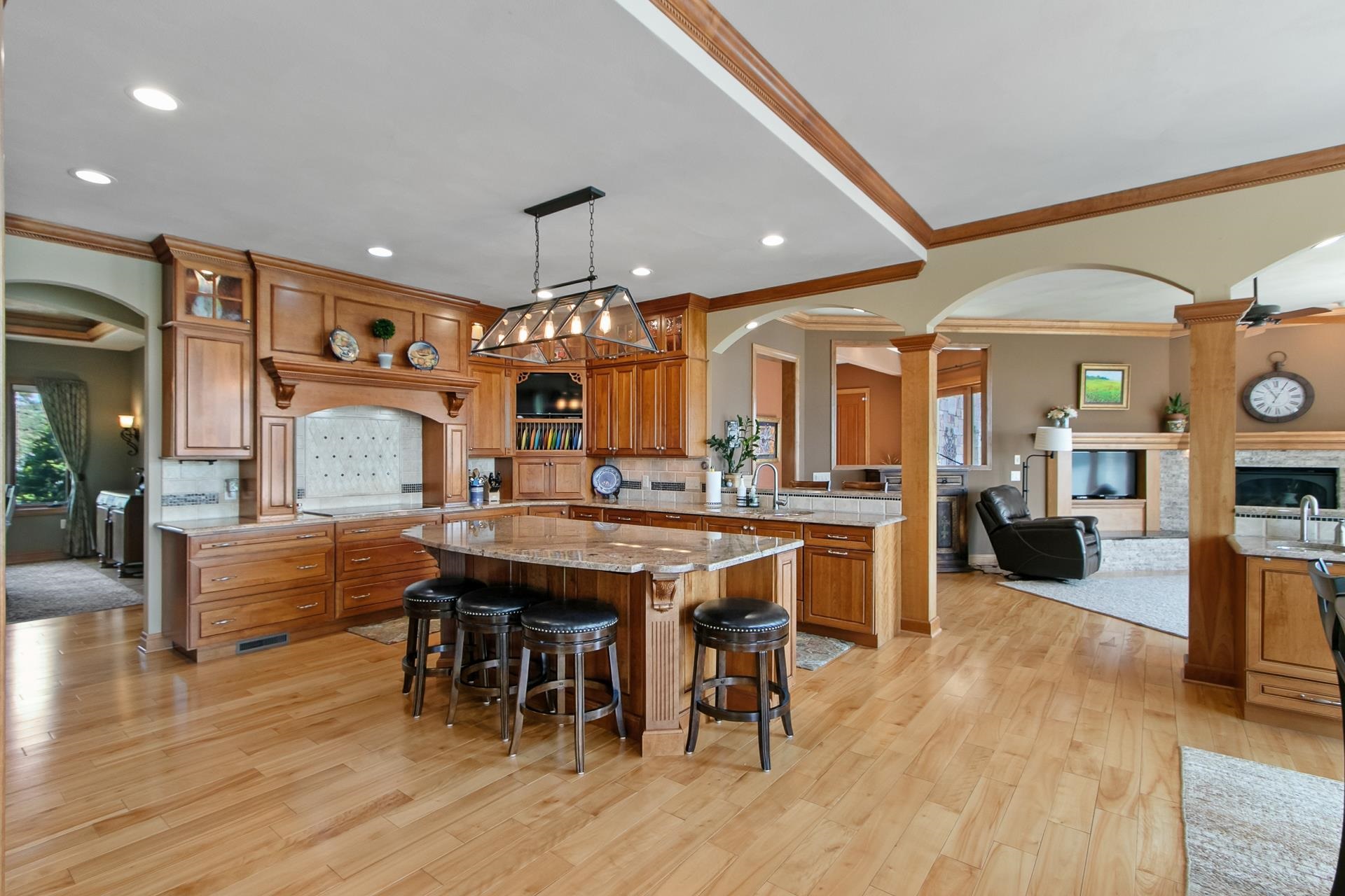 E12261 Timber Rdg Trail Prairie du Sac, WI 53578 - Photo 9 of 75