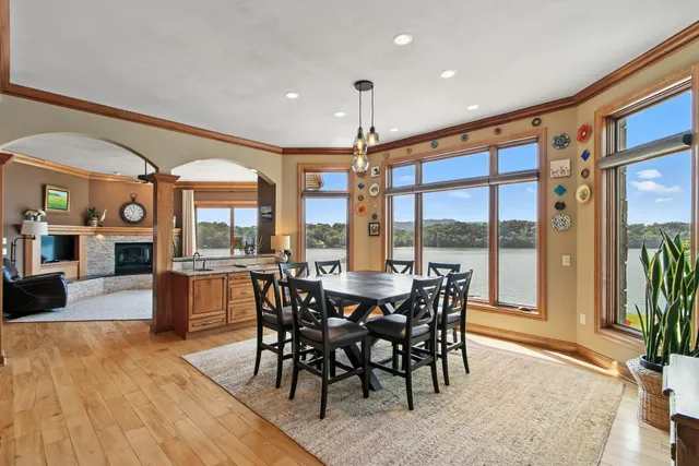 $2,899,900 | E12261 Timber Rdg Trail, Prairie du Sac, WI 53578