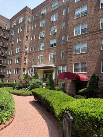 $2,850 | 99-41 64th Avenue, Unit D10 | Rego Park