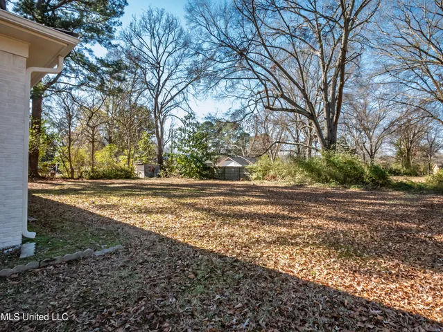 $215,000 | 201 College Street, Batesville, MS 38606