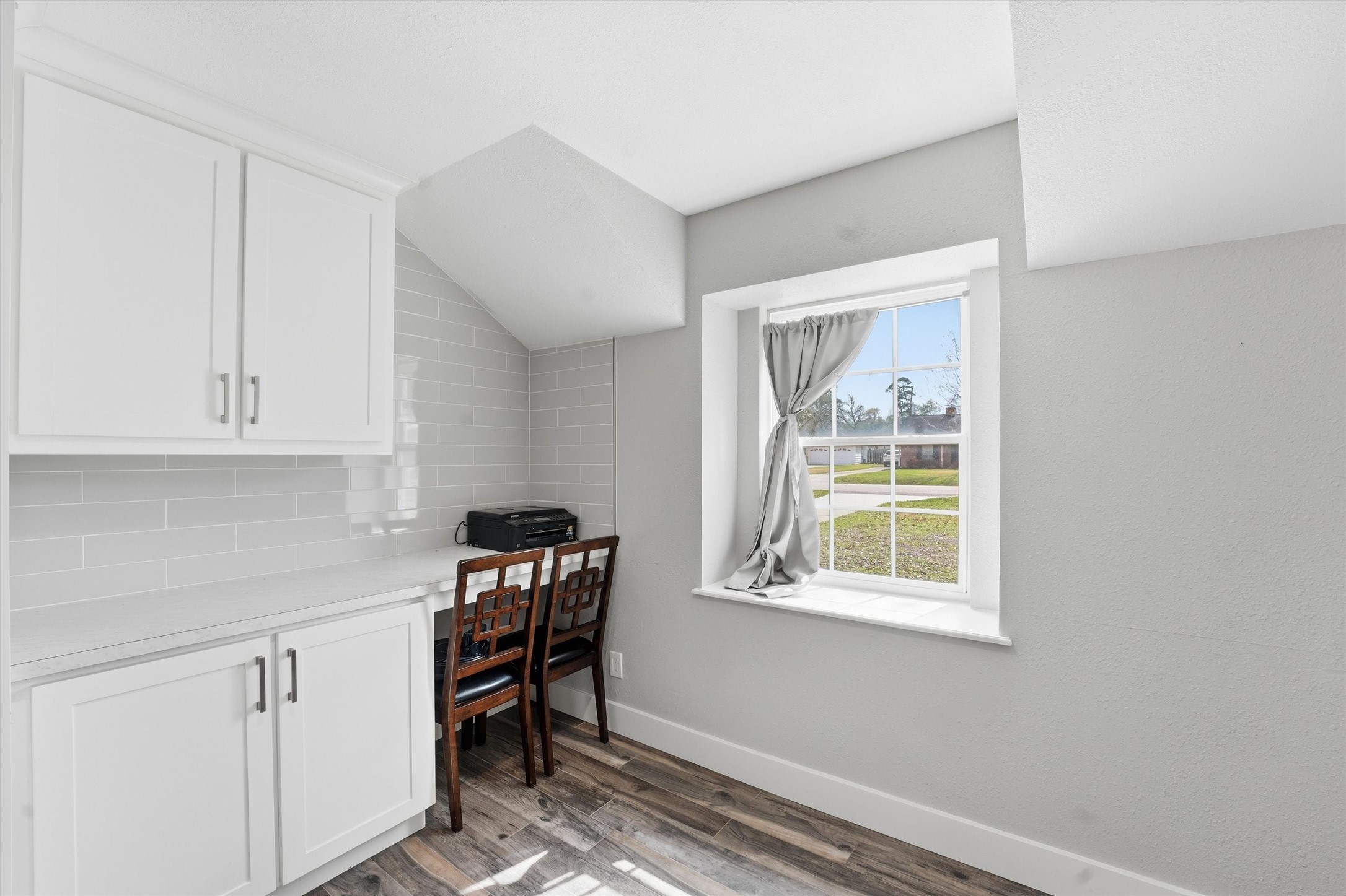 431 Dover Lane Spring, TX 77373 - Photo 6 of 19 a view of room with window and furniture