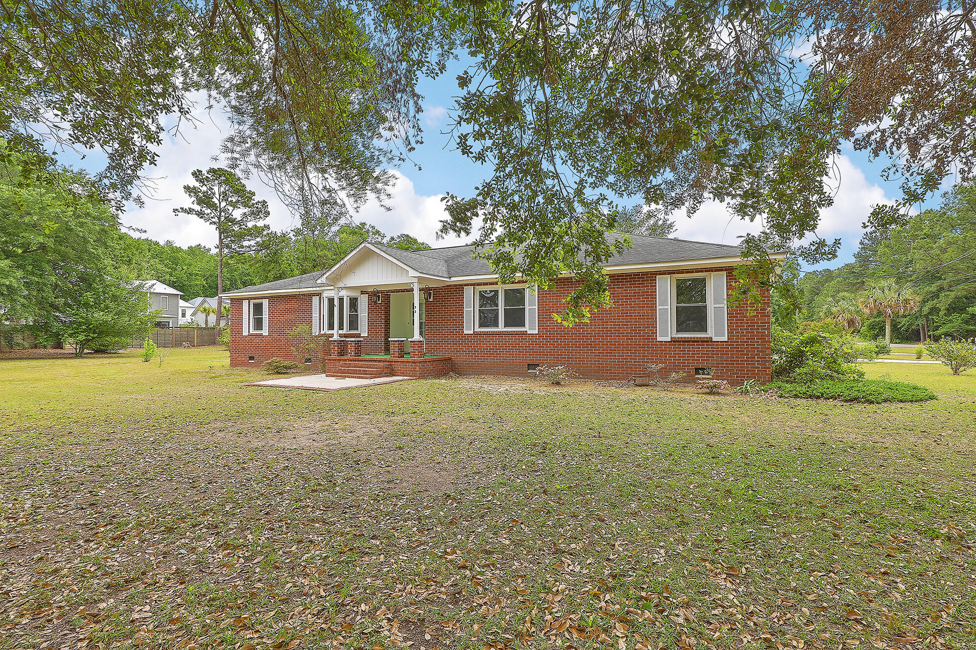 1132 Children Road Mount Pleasant, SC 29466 - Photo 2 of 19 Front 2