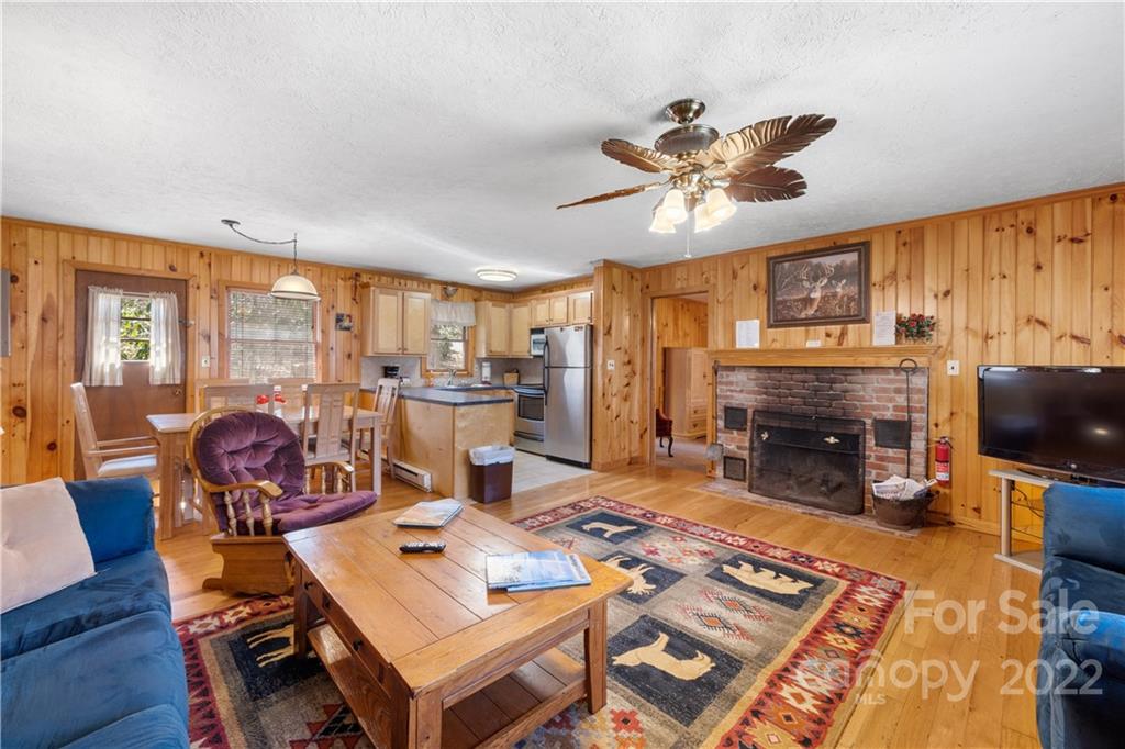 384 Twinbrook Lane Maggie Valley, NC 28751 - Photo 4 of 25