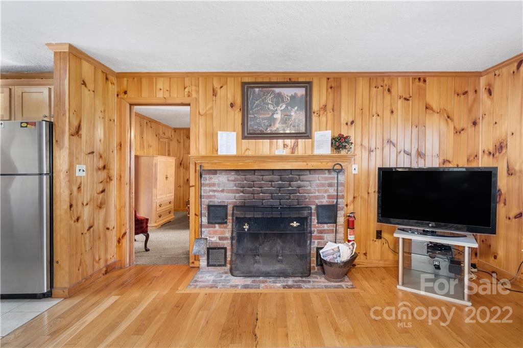 384 Twinbrook Lane Maggie Valley, NC 28751 - Photo 5 of 25