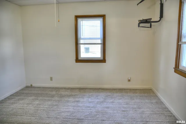 $75,000 | 705 West Adams Street, Blandinsville, IL 61420