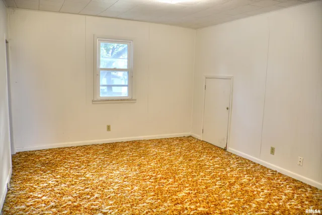 $75,000 | 705 West Adams Street, Blandinsville, IL 61420