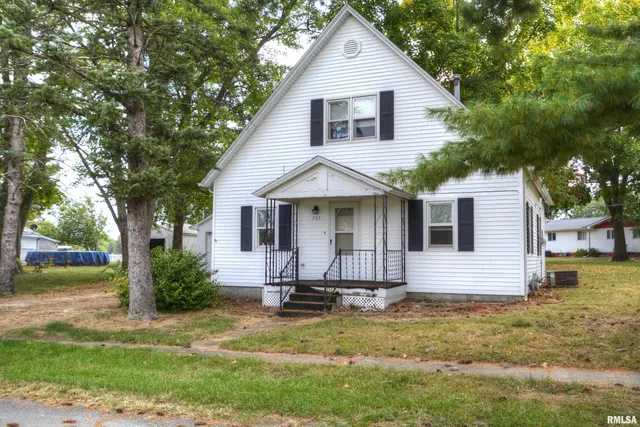 $75,000 | 705 West Adams Street, Blandinsville, IL 61420