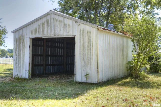 $75,000 | 705 West Adams Street, Blandinsville, IL 61420