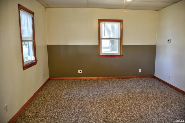 $75,000 | 705 West Adams Street, Blandinsville, IL 61420