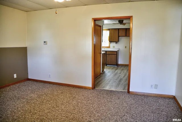 $75,000 | 705 West Adams Street, Blandinsville, IL 61420