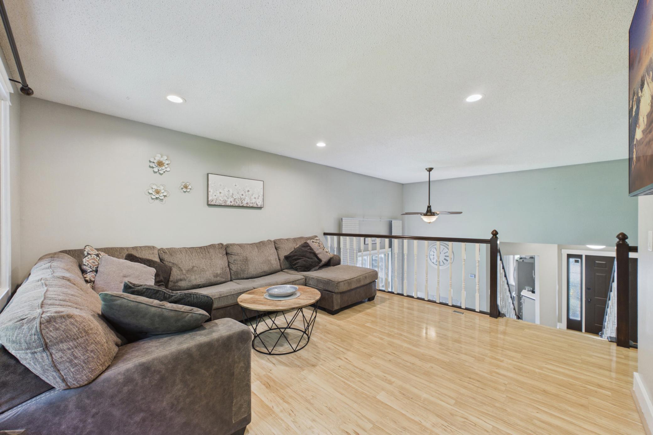2208 Grimm Road Chaska, MN 55318 - Photo 3 of 31