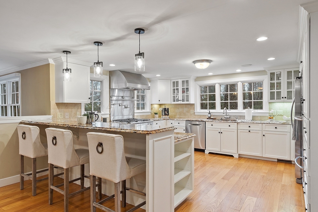 9 Greenwood Road Reading, MA 01867 - Photo 11 of 42