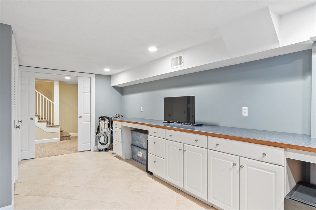 9 Greenwood Road Reading, MA 01867 - Photo 35 of 42