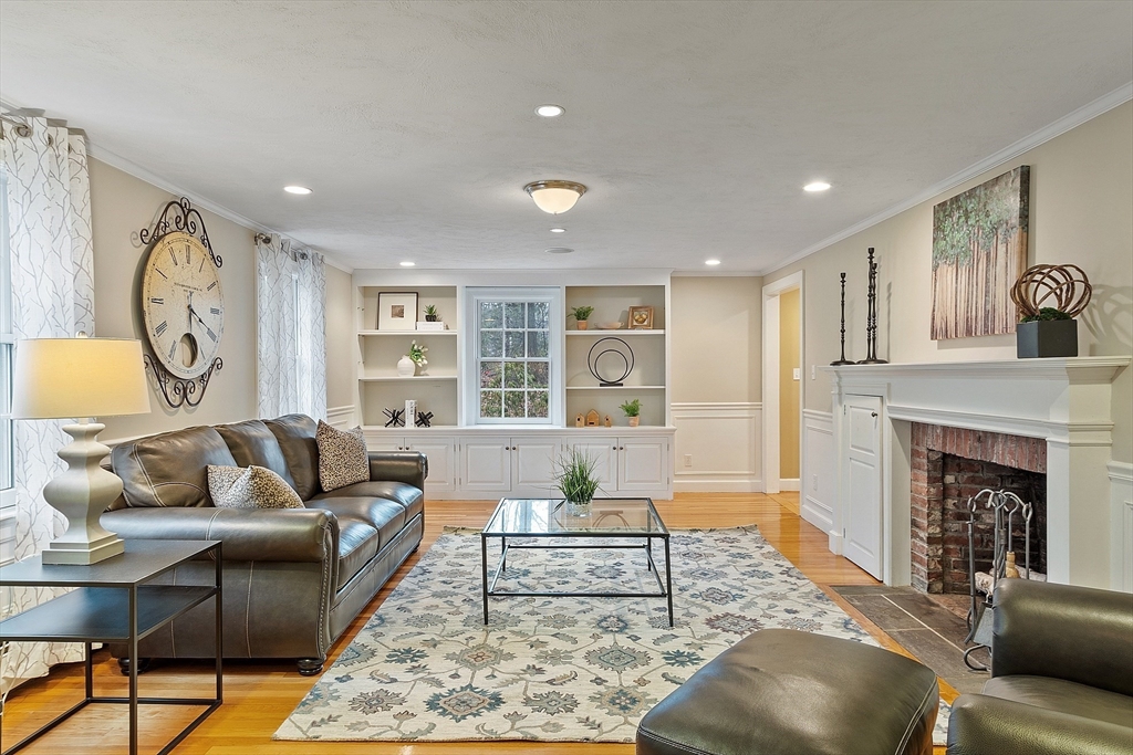 9 Greenwood Road Reading, MA 01867 - Photo 4 of 42