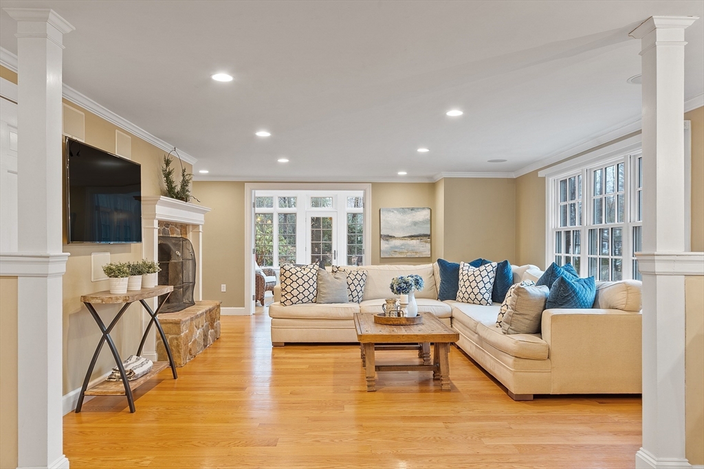 9 Greenwood Road Reading, MA 01867 - Photo 7 of 42