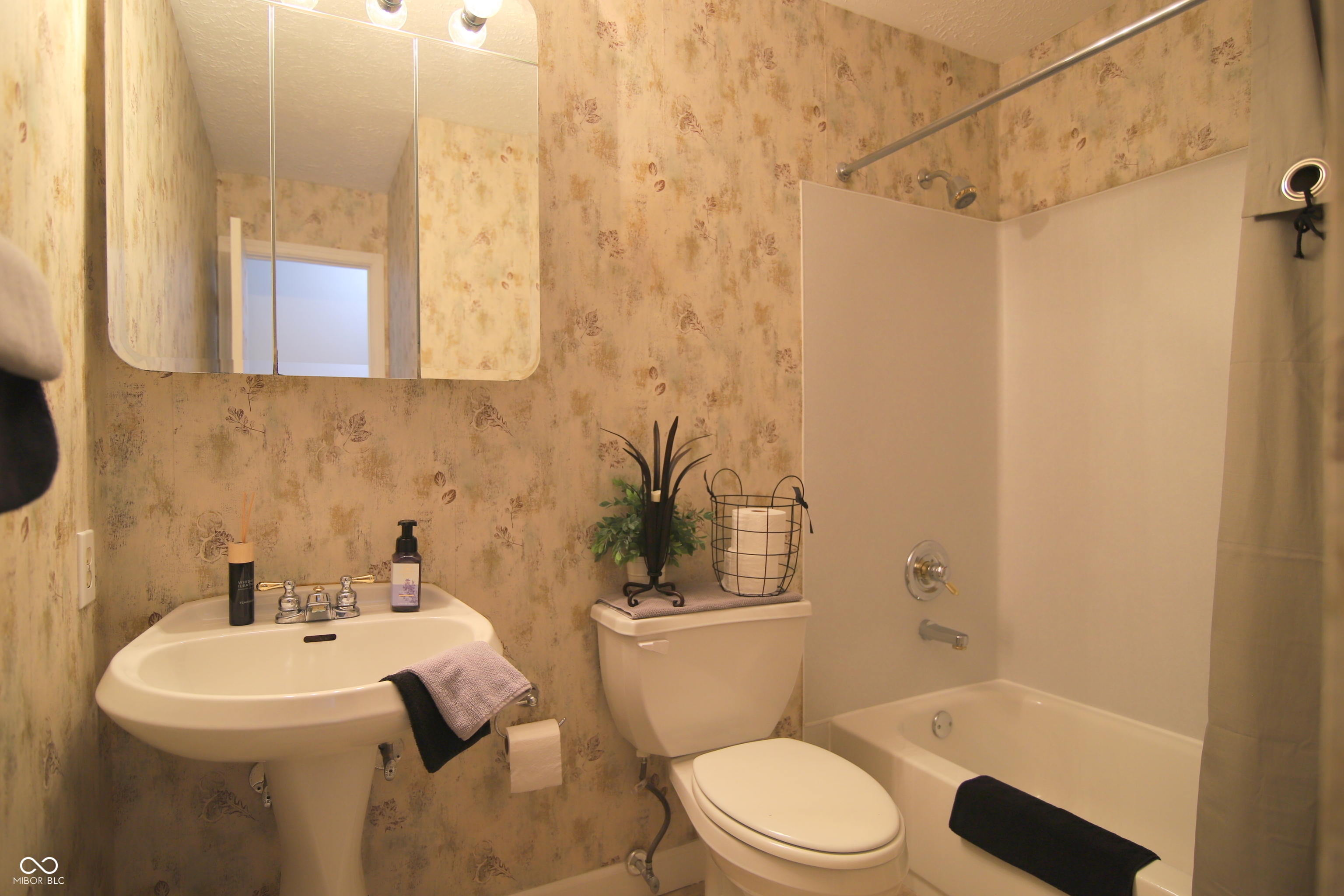 104 Apple Tree Court Fishers, IN 46038 - Photo 33 of 38