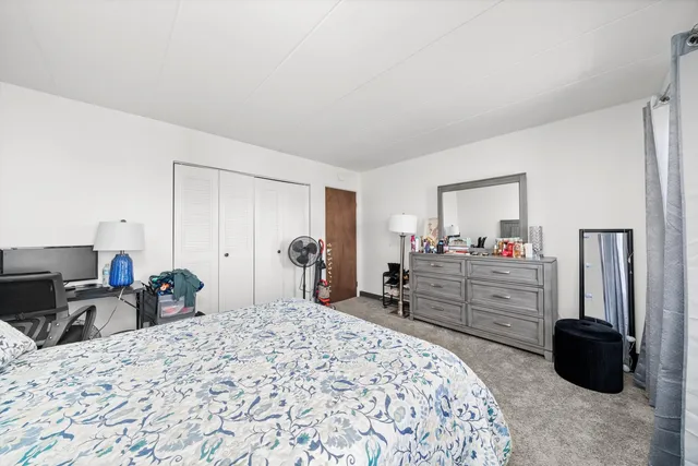 $129,900 | 7945 South Oketo Avenue, Unit 404, Bridgeview, IL 60455