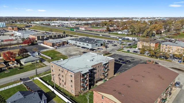 $129,900 | 7945 South Oketo Avenue, Unit 404, Bridgeview, IL 60455