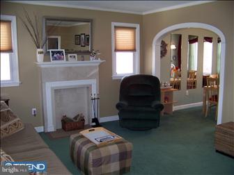 520 Rutledge Avenue Folsom, PA 19033 - Photo 2 of 6 Gallery Image 2