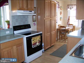 520 Rutledge Avenue Folsom, PA 19033 - Photo 4 of 6 Gallery Image 4