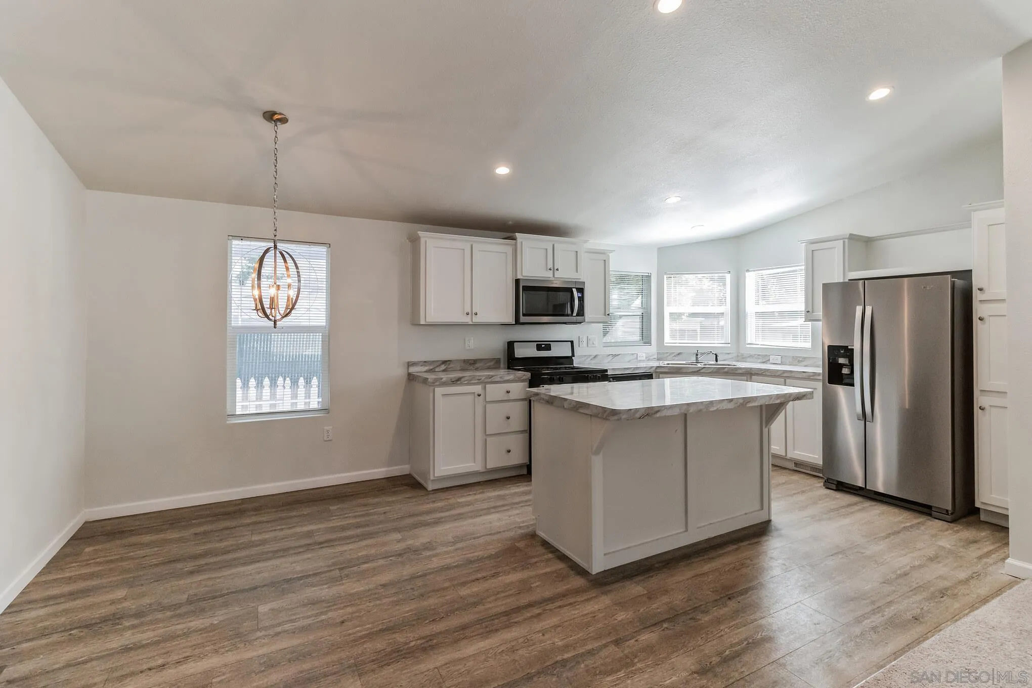 22899 Byron Road, Unit 35 Crestline, CA 92325 - Photo 3 of 18
