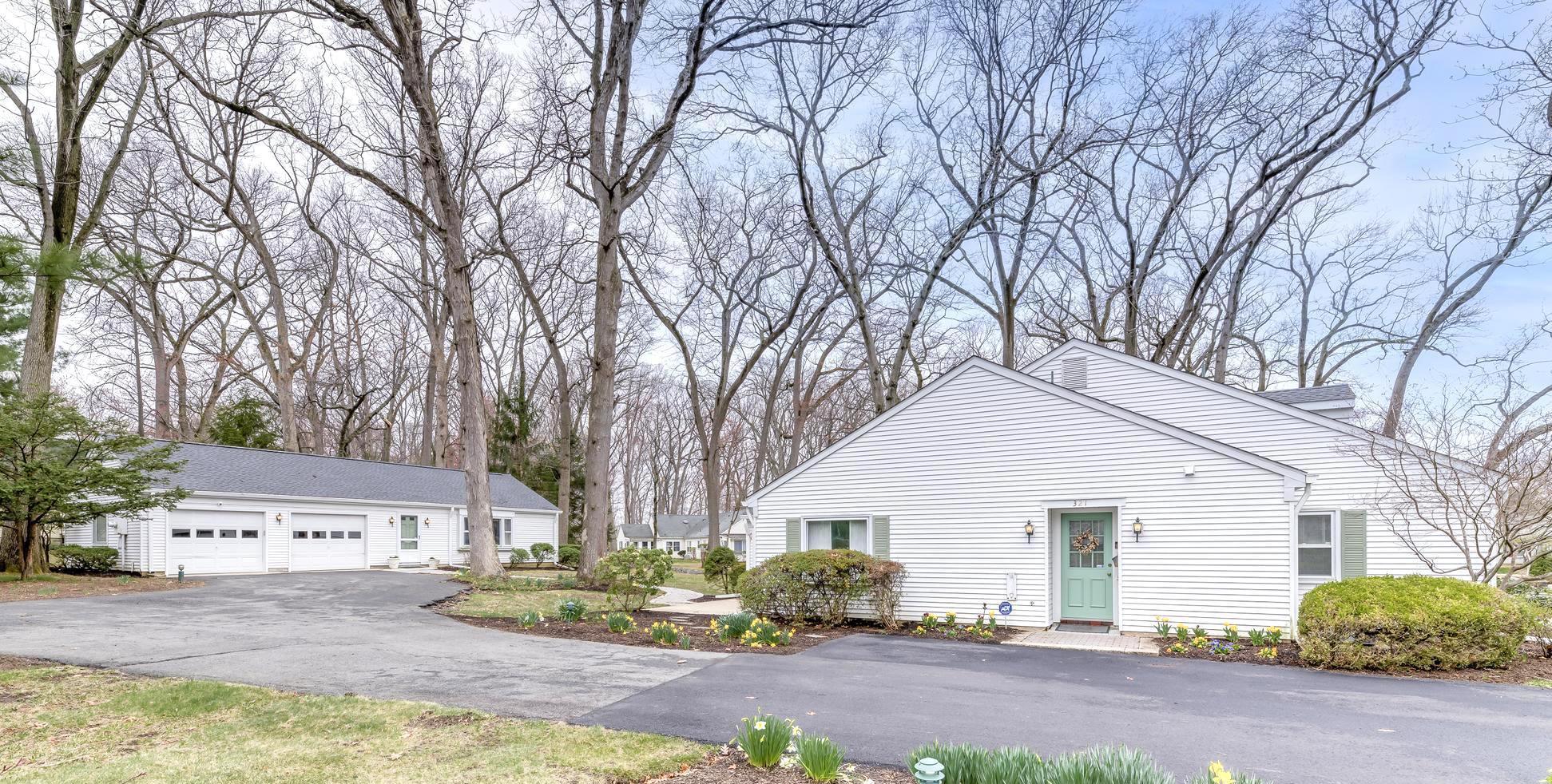 321 Sharon Way Monroe Township, NJ 08831 - Photo 7 of 55 Side Entry