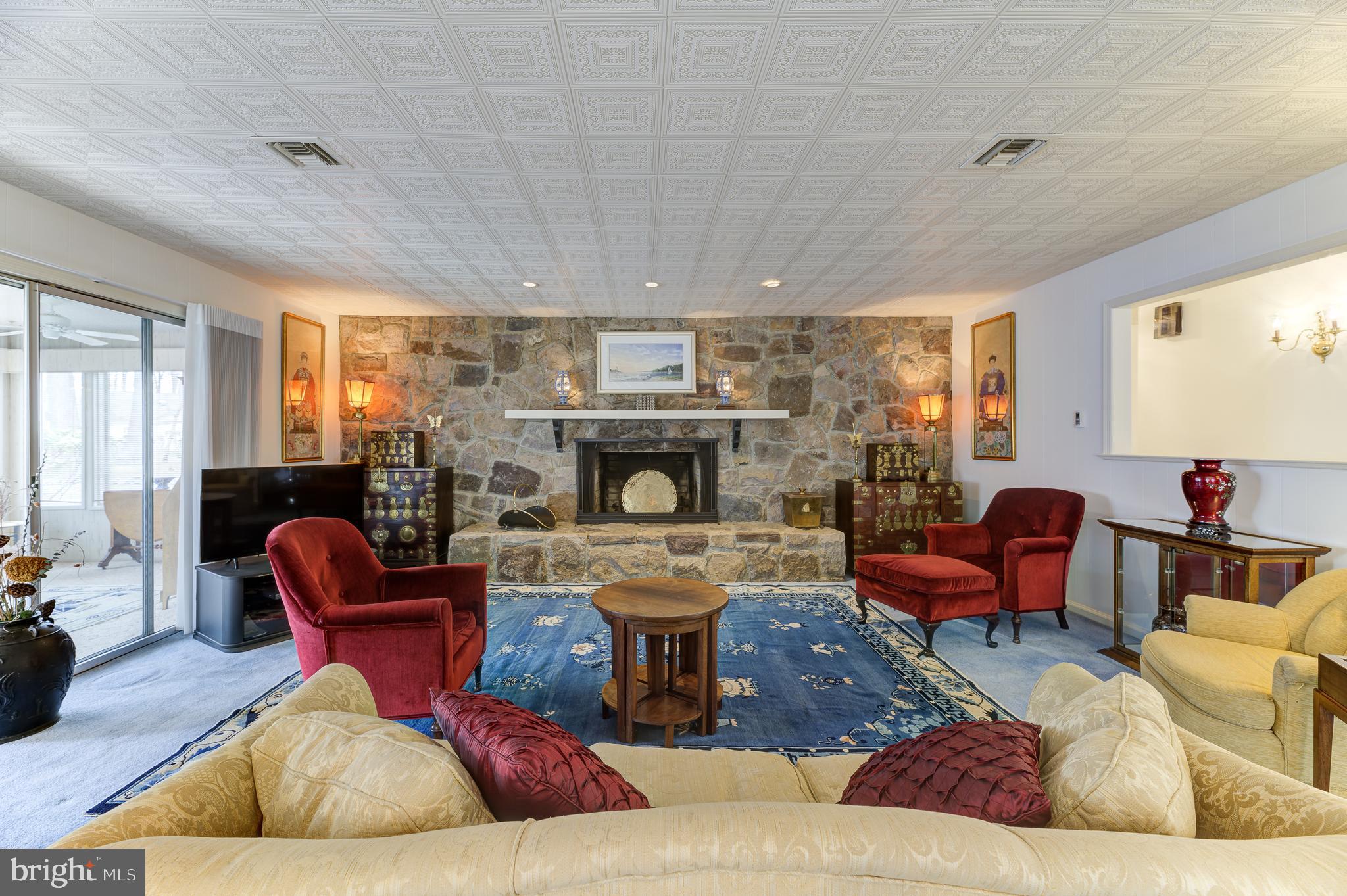 321 Sharon Way Monroe Township, NJ 08831 - Photo 10 of 55 Living Room