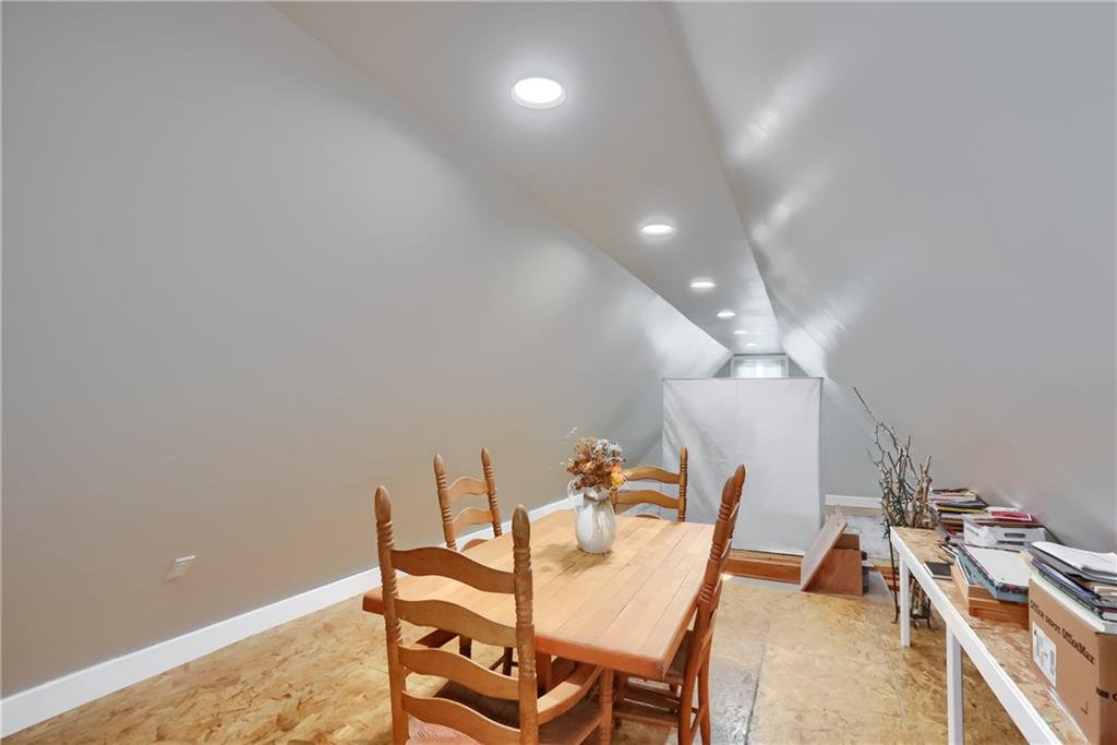 450 Kilbourne Street Pittsburgh, PA 15207 - Photo 23 of 24 Bonus Area/ Finished Attic