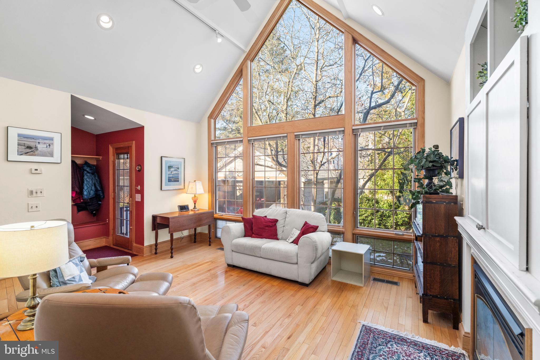 708 Dunkirk Road Baltimore, MD 21212 - Photo 10 of 31 Stunning Wall of Windows