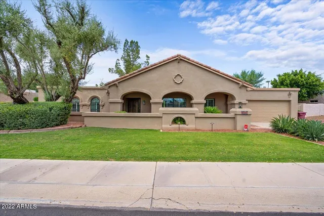 $5,500 | 8326 East Vía De La Luna, Scottsdale, AZ 85258
