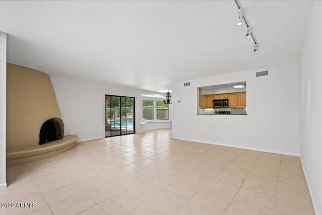 $5,500 | 8326 East Vía De La Luna, Scottsdale, AZ 85258