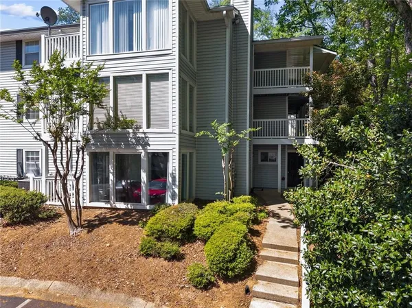 $195,000 | 1610 Raleigh Circle, Marietta, GA 30067