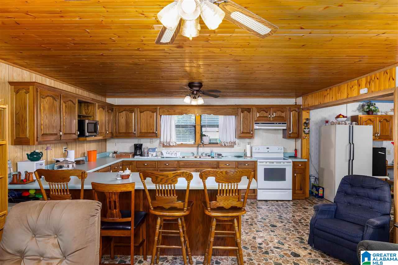 310 3rd Avenue West Oneonta, AL 35121 - Photo 15 of 27