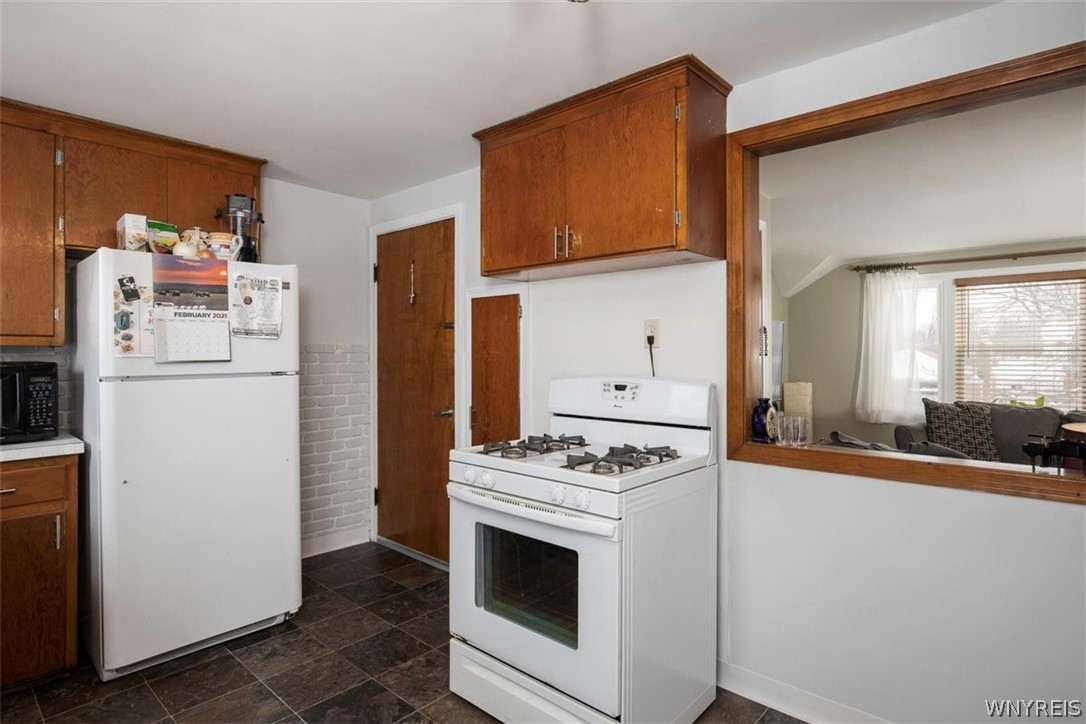 6 Mapleview Road Cheektowaga, NY 14225 - Photo 14 of 22